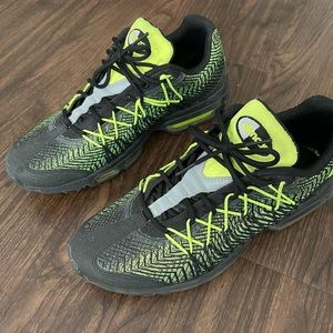 NIKE AIR MAX 95 MENS 9.5